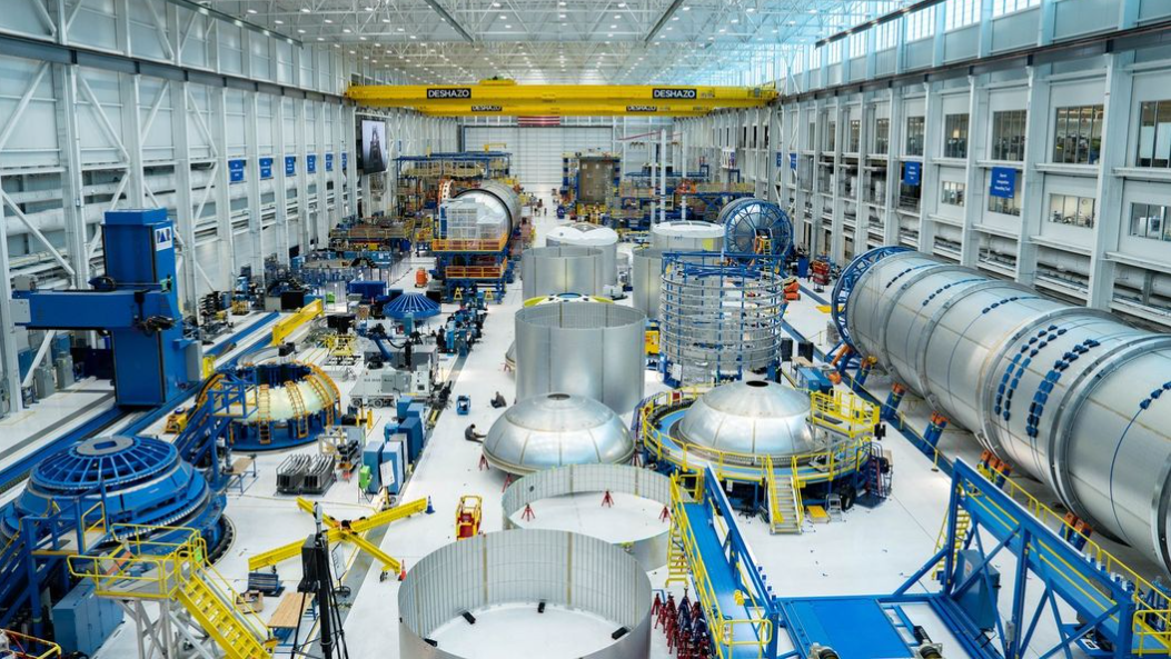 See Blue Origin’s New Glenn rocket come together at Florida space coast factory (photo)