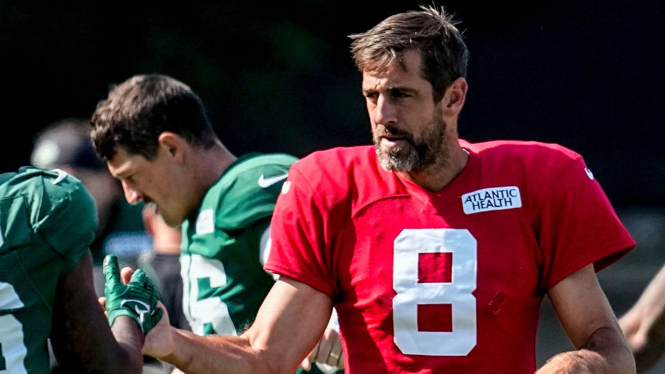 Jets sense Rodgers’ frustration after spotty drill