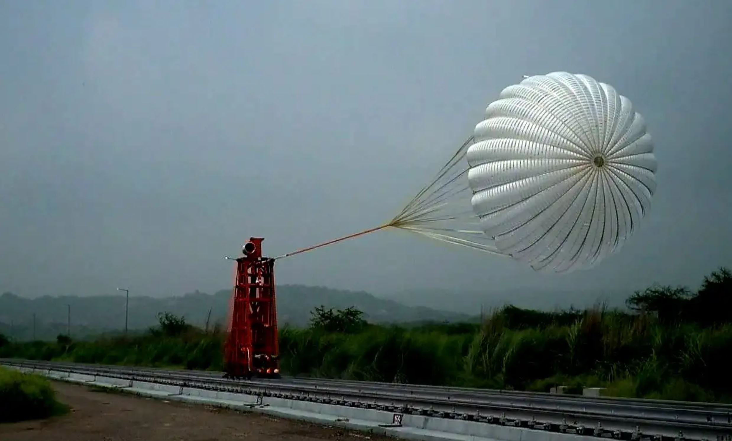India tests parachutes for Gaganyaan crew capsule using a rocket sled (video)