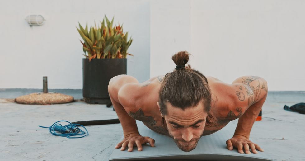 Here’s What 100 Burpees Every Day Did to This Guy’s Body