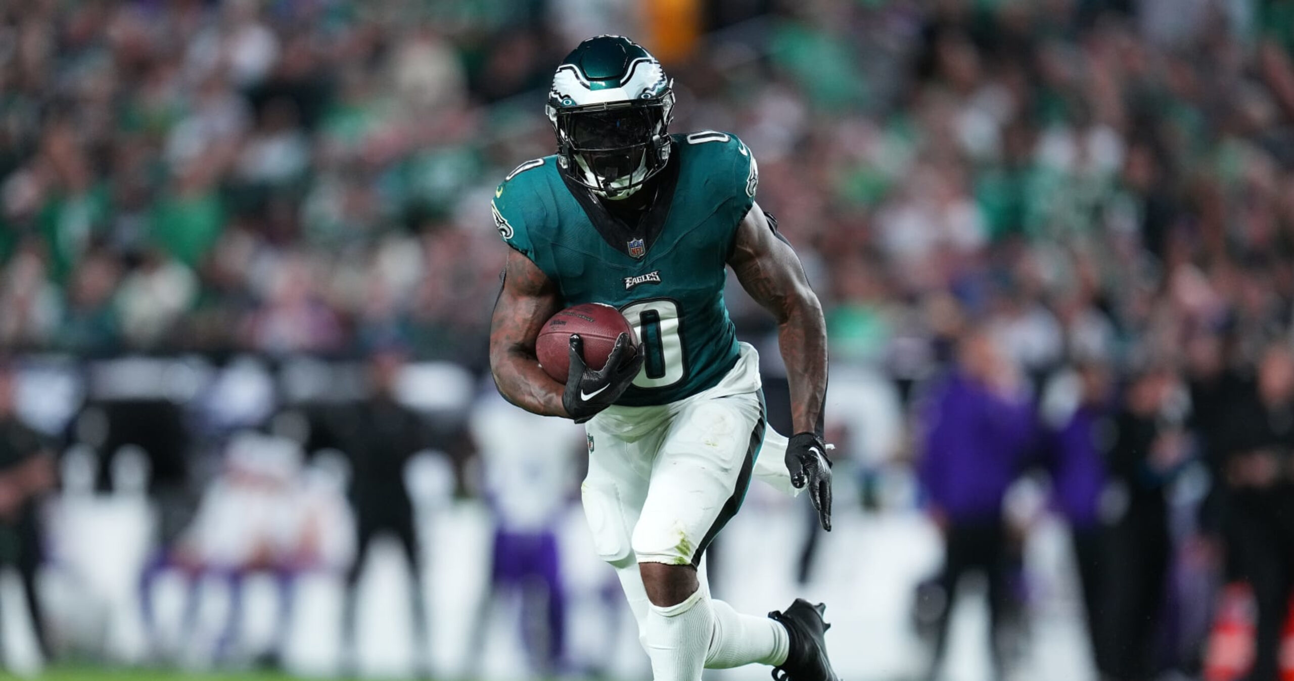 D’Andre Swift Wows Fans With 181 Total Yards, 1 TD as Jalen Hurts, Eagles Top Vikings