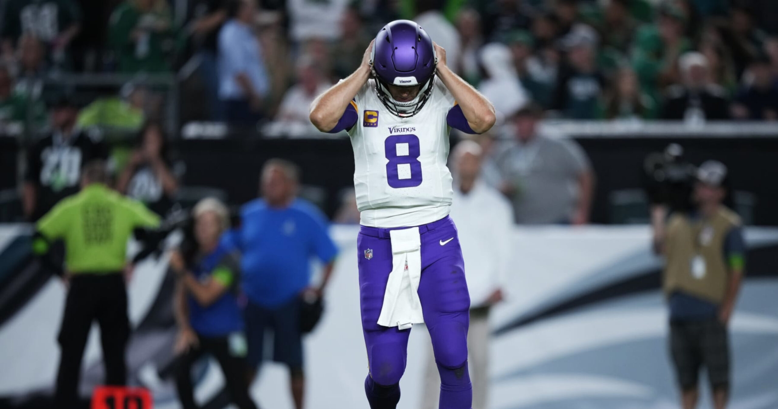 Fans Call Out 4 Fumbles by Kirk Cousins, Justin Jefferson, Vikings in Loss to Eagles
