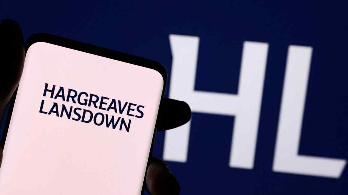Hargreaves Lansdown boosts revenues as investors try to cash in on rising rates