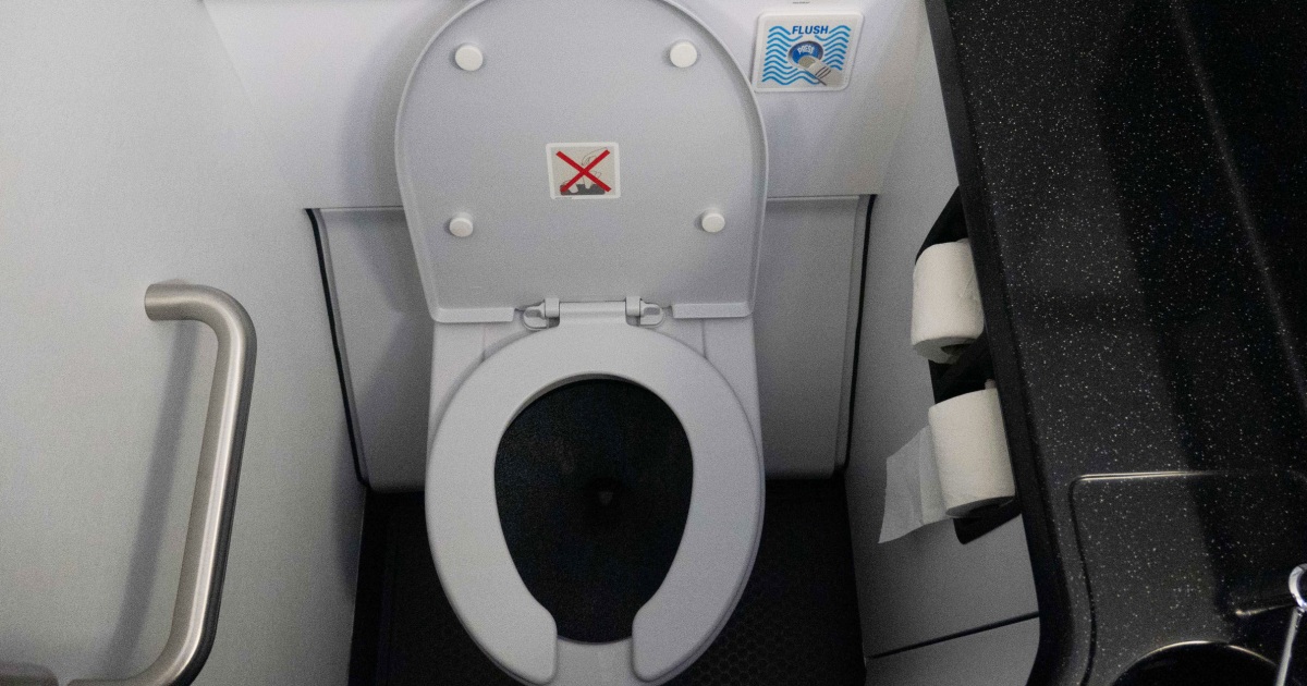Family says 14-year-old daughter found iPhone taped to toilet seat on American Airlines flight