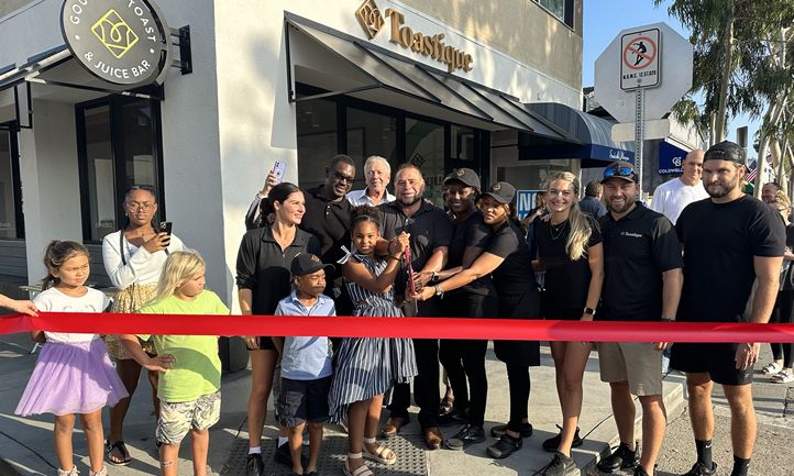 Gourmet Toast, Juice and Smoothie Franchise Toastique Celebrated Grand Opening of First CA Location on Balboa Island in Newport Beach on September 16th