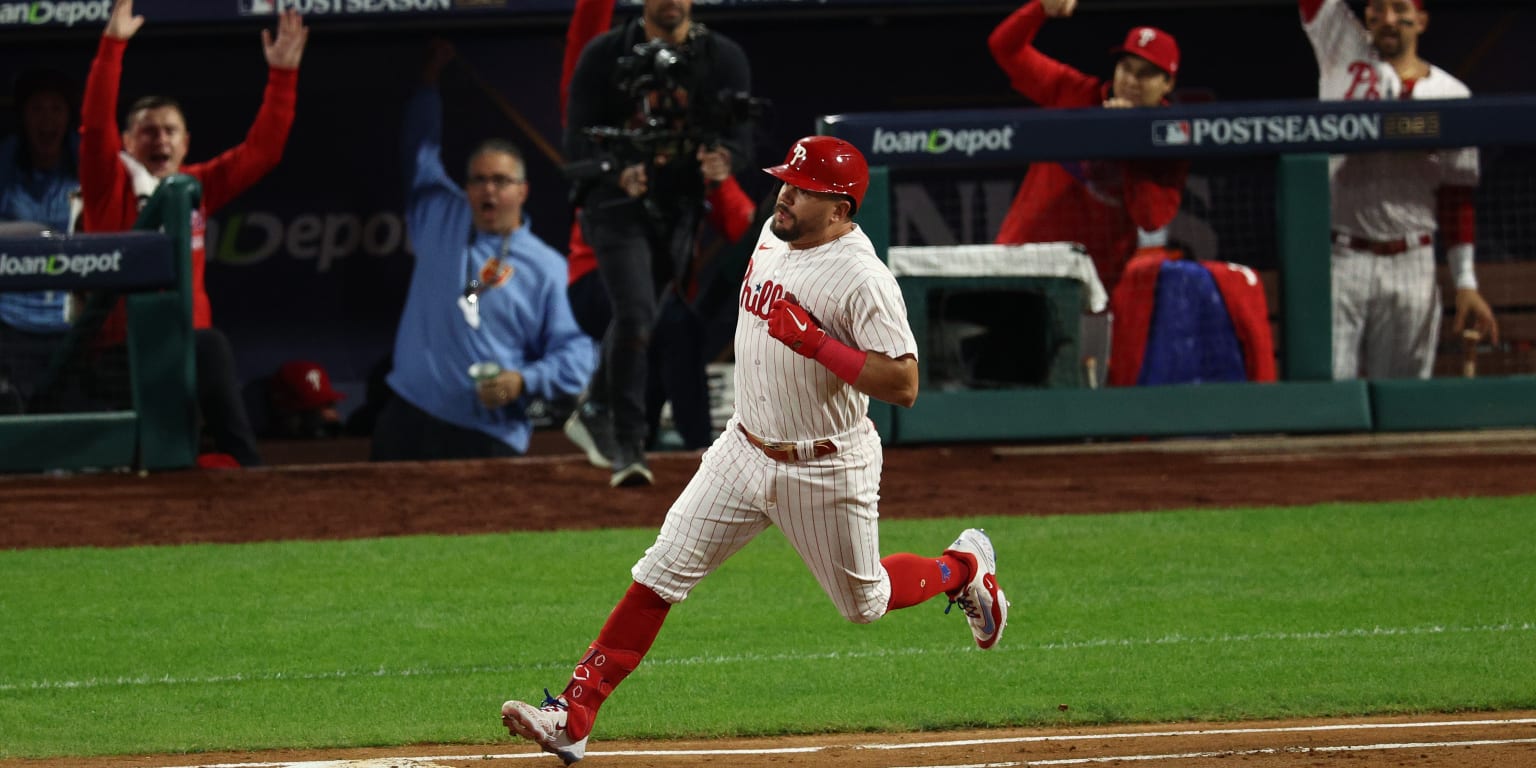 Schwarber’s 2 homers latest in Phils’ historic run of solo drives