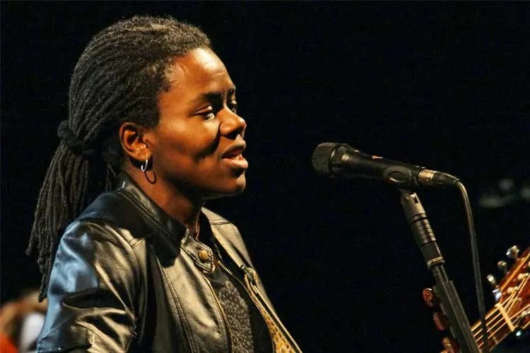 Learn to Play Tracy Chapman’s Groundbreaking Hit “Fast Car”
