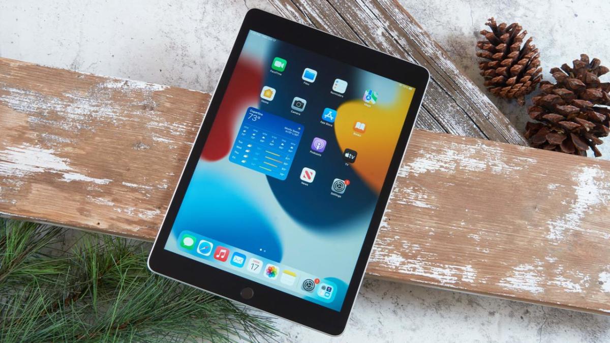 Apple’s 9th-gen iPad is back to its all-time low price of $250 ahead of Black Friday