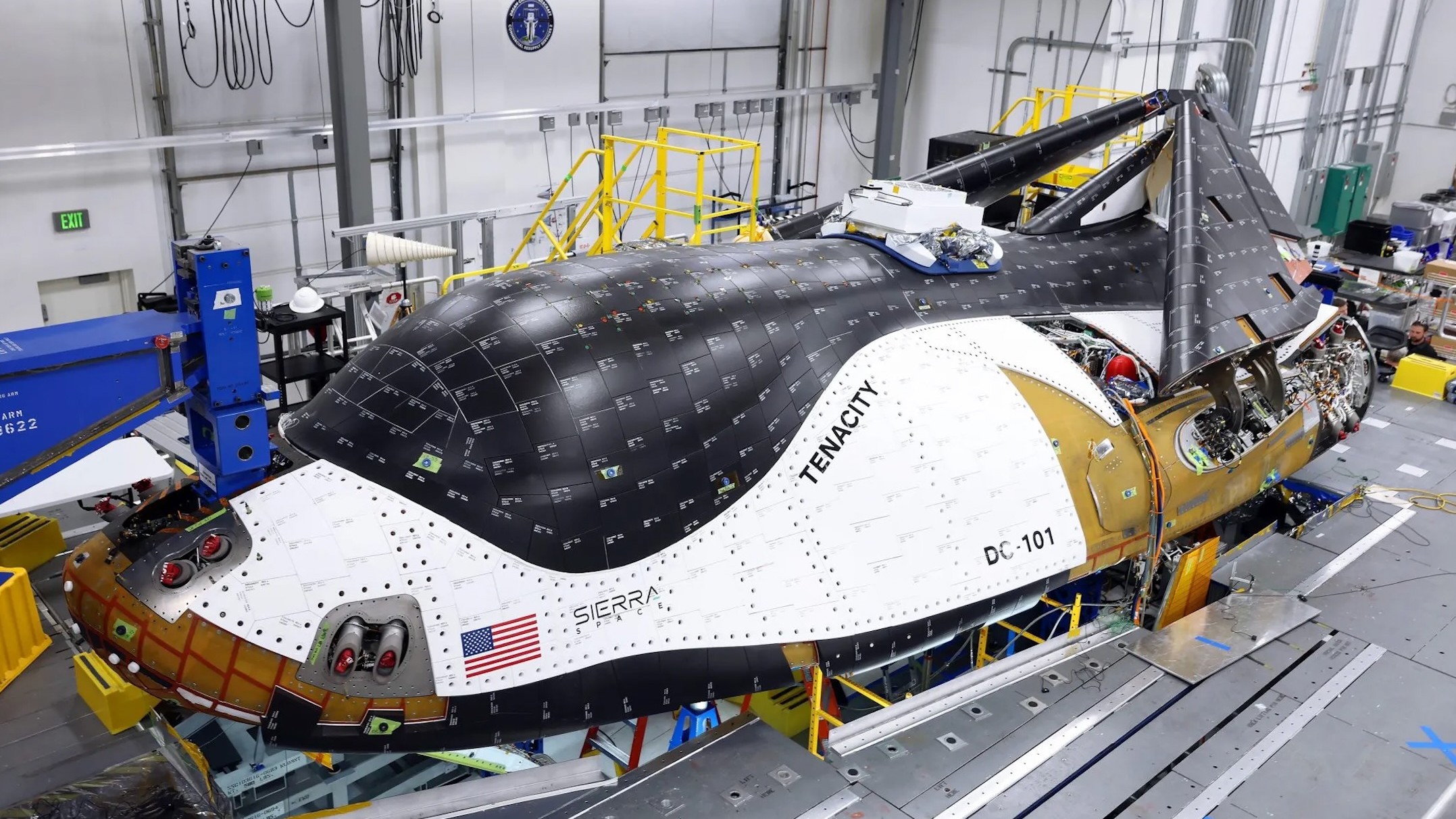 Meet ‘Tenacity:’ Sierra Space unveils 1st Dream Chaser space plane (photos)