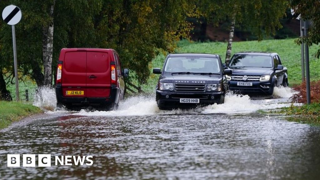 Yellow warning for more heavy rain in flood-hit areas