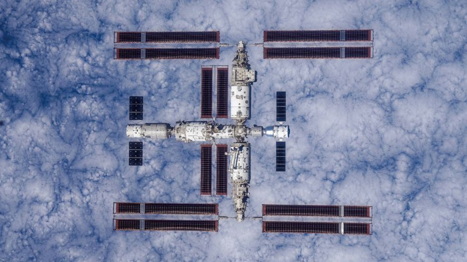Space photo of the week: China’s ‘heavenly place’ space station looms in 1st complete image