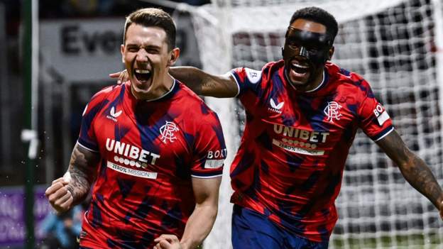 Dundee 0-5 Rangers: Ibrox side dominant after disruptions at Dens Park