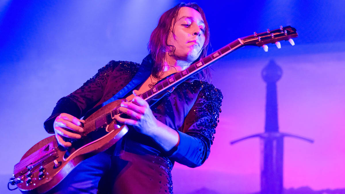 Jake Kiszka is a classic rock guitar powerhouse – learn how he crafts his no-holds-barred rhythm and lead parts