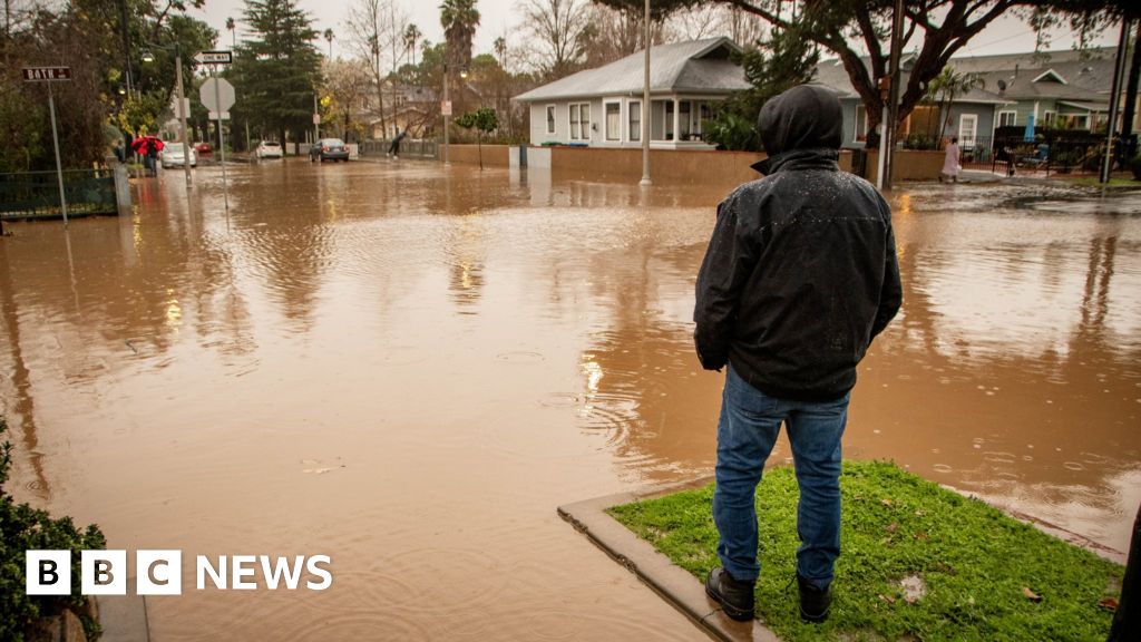 ‘Catastrophic’ flooding to hit California as bad weather continues