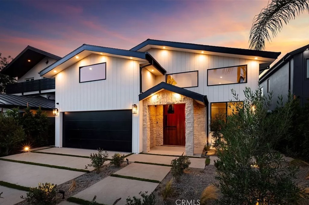 Pregnant Lala Kent buys 5-bedroom, $3.1 million home in LA