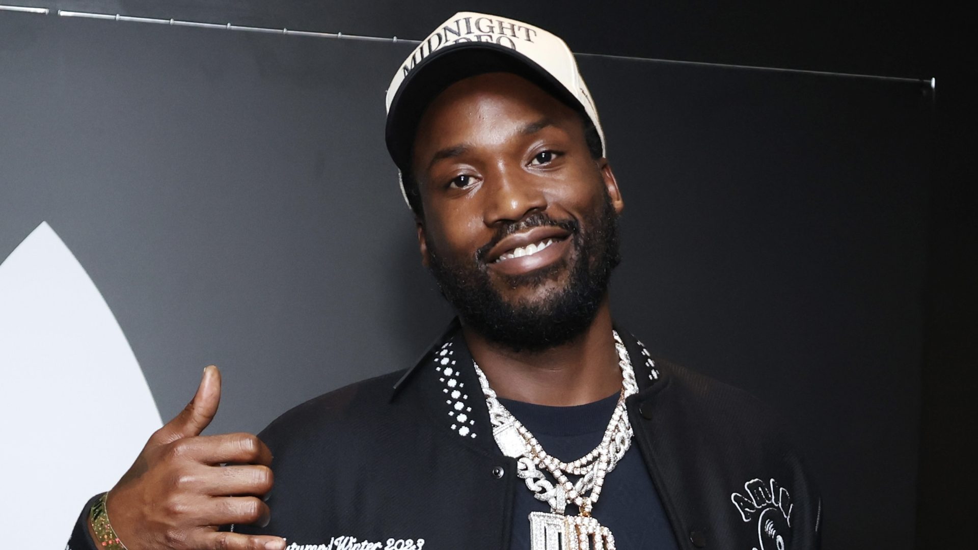 Social Media Goes IN After Meek Mill Shares THIS Photo Of Himself While On Vacation